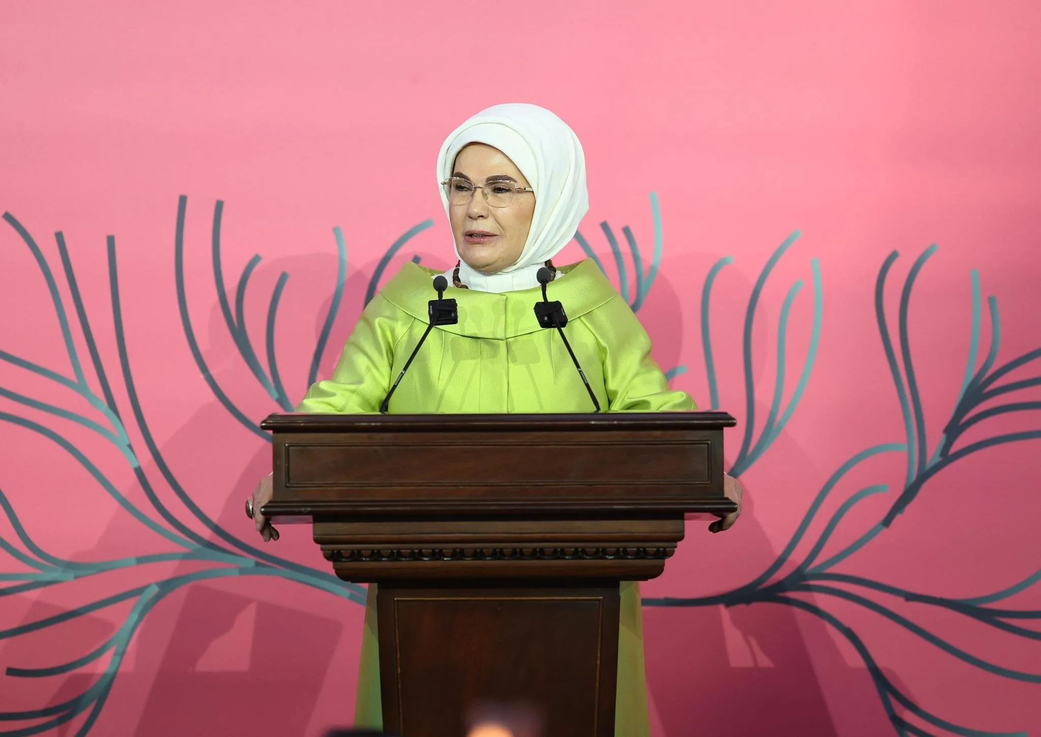 Emine Erdoğan, Uluslararası Aile Forumu galasına katıldı: Aileyi hak ettiği konuma yükseltelim