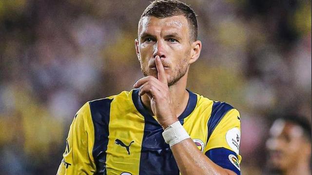 Fenerbahçe’nin yıldız golcüsü Dzeko, takımdan ayrıldığını resmen duyurdu!