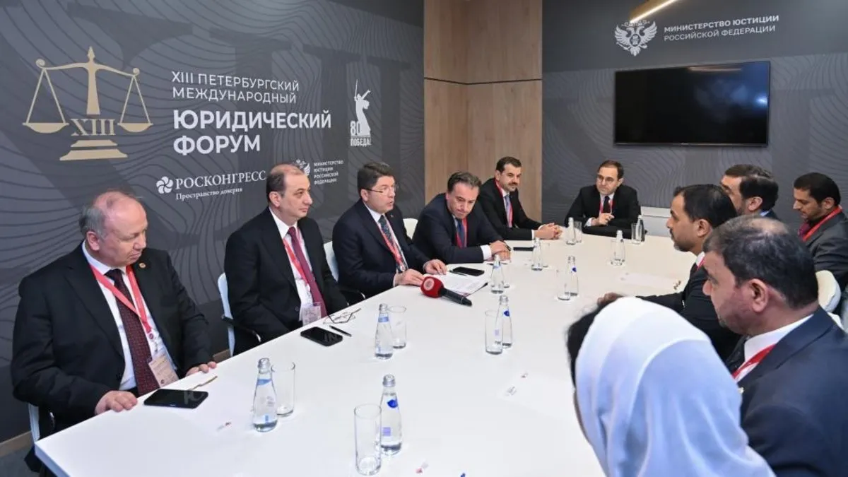 Adalet Bakanı Tunç, Katarlı ve BAE’li mevkidaşları ile görüştü
