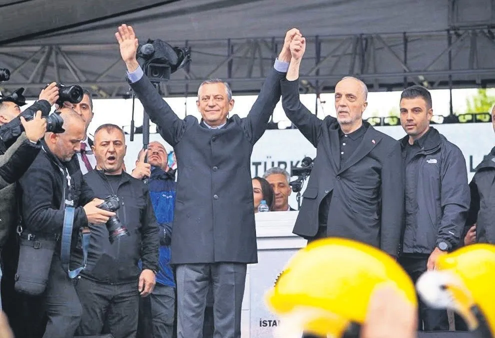 Peki şimdi ne olacak Özgür Bey?