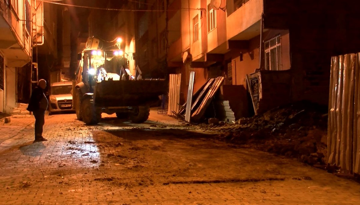 Bağcılar’da yana doğru eğilen bina boşaltıldı