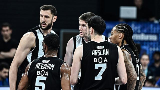 Beşiktaş, Anadolu Efes’i mağlup ederek final yolunda büyük avantaj yakaladı!