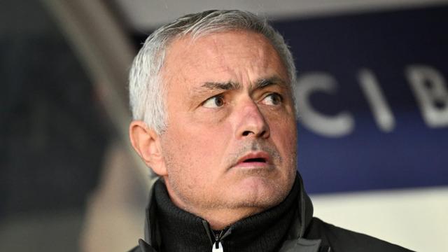 Fenerbahçe’de Jose Mourinho diken üstünde! En güvendiği isim kovuluyor…