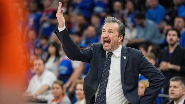 Anadolu Efes’te Luca Banchi dönemi sona erdi