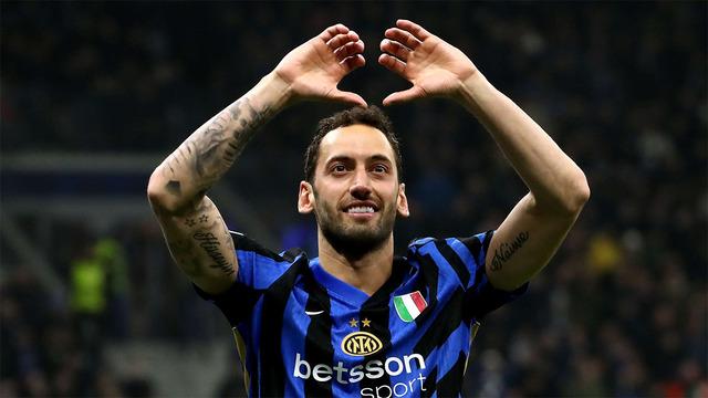 Baba Çalhanoğlu ateşi yaktı! Hakan Çalhanoğlu’na ‘‘İnşallah bir gün Galatasarayımıza gelirsin’’ yazdı…