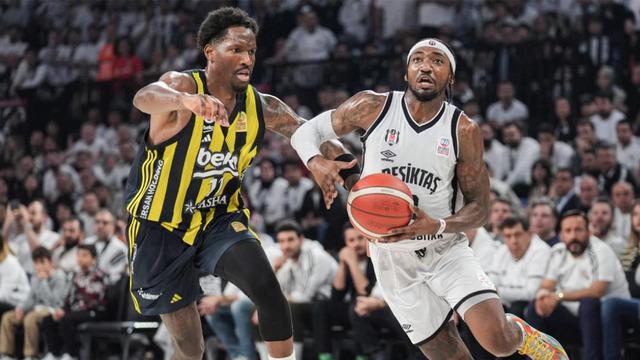 Basketbol Süper Lig’de derbinin kazananı Fenerbahçe! Ezeli rakipte koç Dusan Alimpijevic sahadan atıldı…