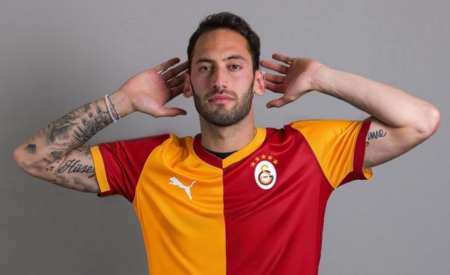 Hakan Çalhanoğlu çocukluk aşkına kavuşuyor! Inter’de ‘Hakan’ krizi… Galatasaray için öyle bir şey yaptı ki, bu kadarını kimse beklemiyordu…