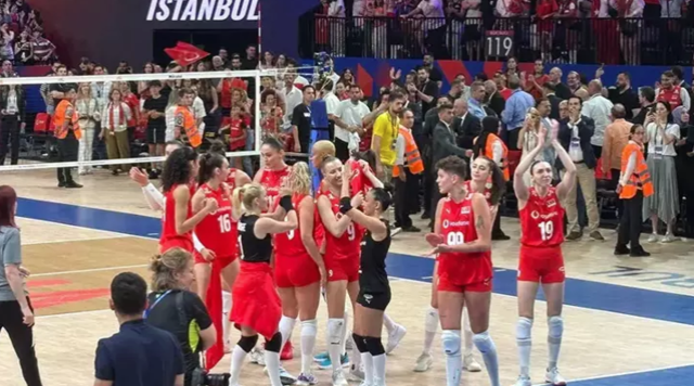A Milli Kadın Voleybol Takımı set vermeden kazandı! Filenin Sultanları, Dominik Cumhuriyeti’ni 3-0 mağlup etti