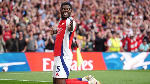 Galatasaray ve Fenerbahçe de transferde rota İngiltere! Thomas Partey’in menajeri ezeli rakipleri birbirine soktu…
