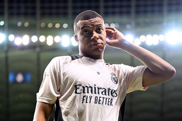Real Madrid’den resmi açıklama geldi! Yıldız isim Kylian Mbappe hastaneye kaldırıldı