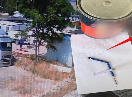 Kağıda saplanmış kalem bıraktı! Çalışandan, patronuna büyük şok: Adresi biliyorsun