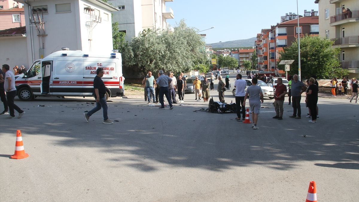 Konya’da minibüs ile çarpışan motosiklet sürücüsü öldü