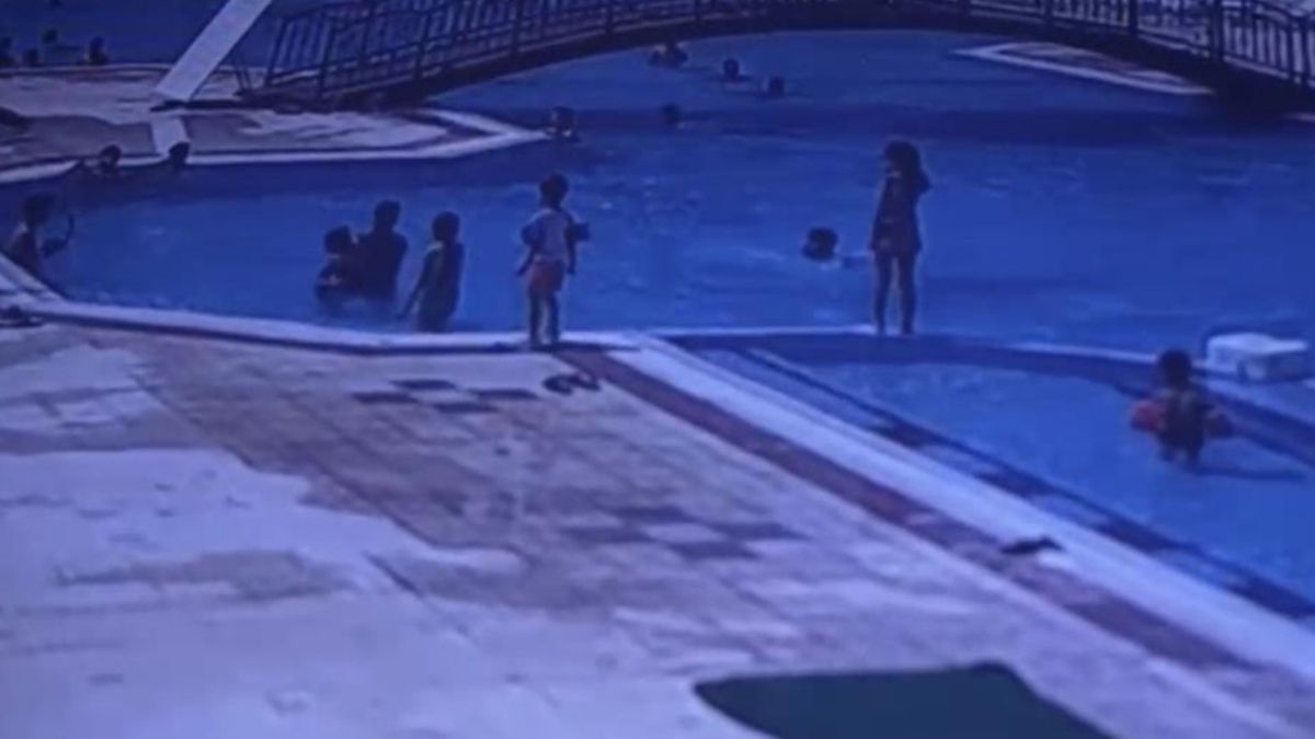 Mardin’de havuza düşen 3 yaşındaki çocuk cankurtaranın müdahalesiyle kurtuldu
