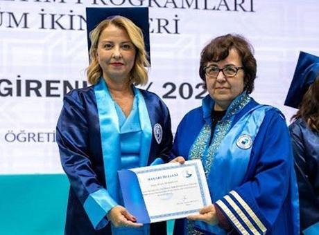 Yarım kalan üniversite hayalini 51 yaşında 2’ncilike bitirdi! Öğretmenlik yapmayı düşünüyorum’