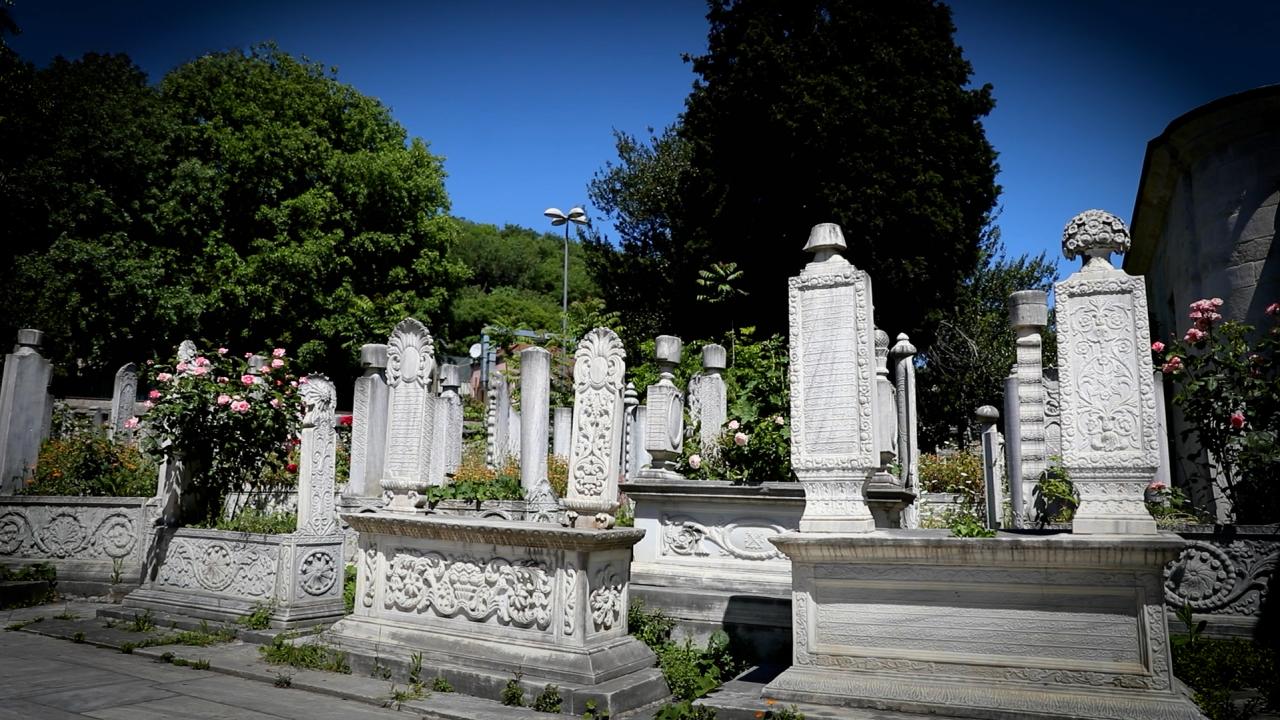 Osmanlı mezar taşlarının sessiz dili