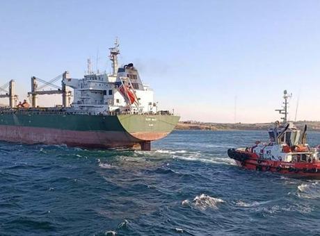 Çanakkale Boğazı’nda gemi karaya oturdu: Boğaz trafiği çift yönlü kapatıldı