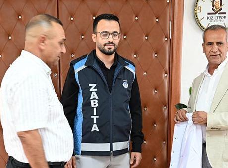 Belediye binasına Zabıta olarak girdi, doktor olarak çıktı!