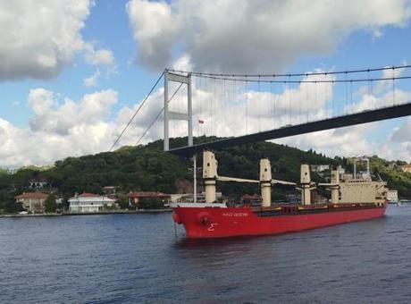 İstanbul Boğazı’nda gemi arızası! Trafik çift yönlü askıya alındı
