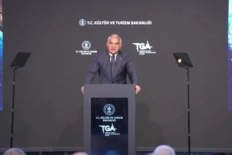 Bakan Ersoy: “Turizm geliri ilk 6 ayda 25,7 milyar dolar oldu”