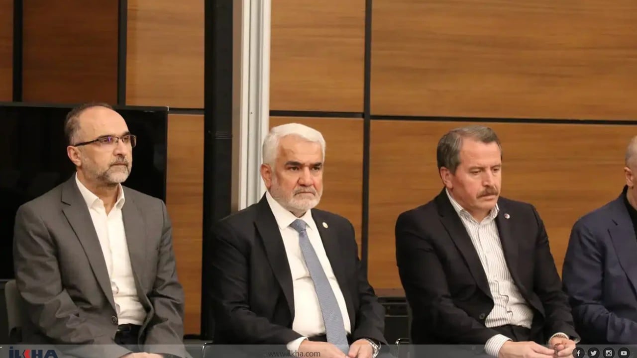 Zekeriya Yapıcıoğlu’ndan Memur-Sen Genel Başkanı Yalçın’a taziye ziyareti