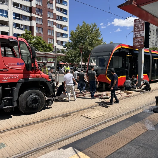 Tramvayın altında kalan 24 yaşındaki gençten acı haber
