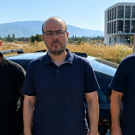 Firari Hilmi Tuna Kuriş’in kaçarken yakalandığı çakarlı aracın sahibi eski Bakan İdris Naim Şahin’den ‘haberim yok’ açıklaması