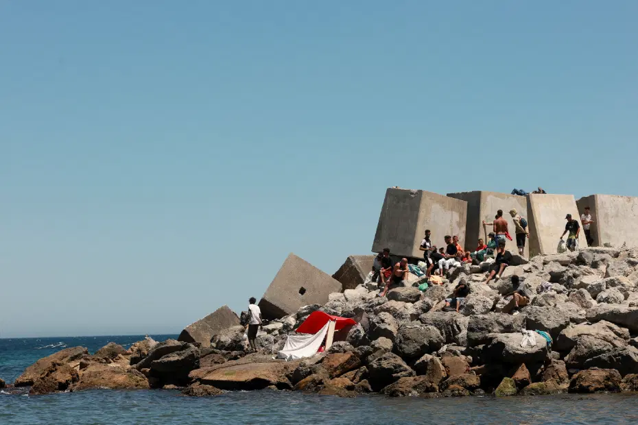 Ceuta sınırında 15 Ağustos alarmı. Fas ve İspanya’dan büyük güvenlik önlemi