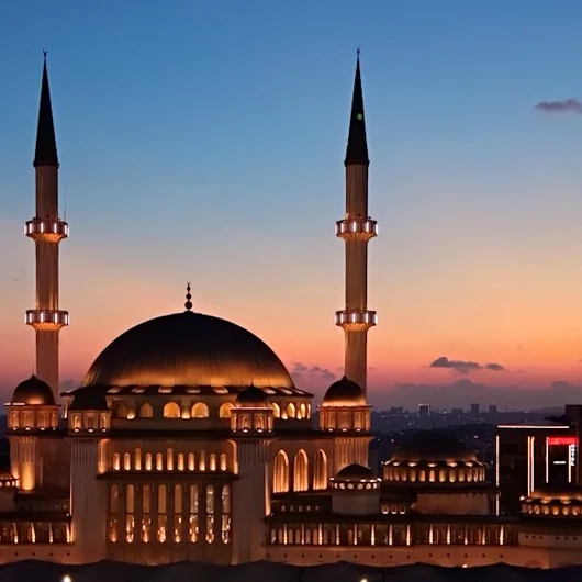 Taksim Camisi’nde Mevlid Gecesi bereketi