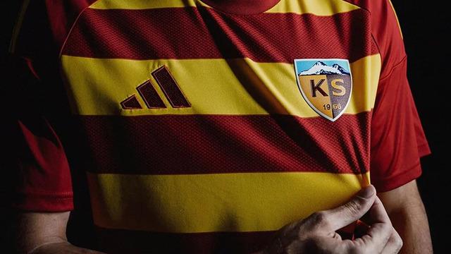 Kayserispor’da transfer ateşi yandı! Tahta açıldı, tam 15 imza birden…