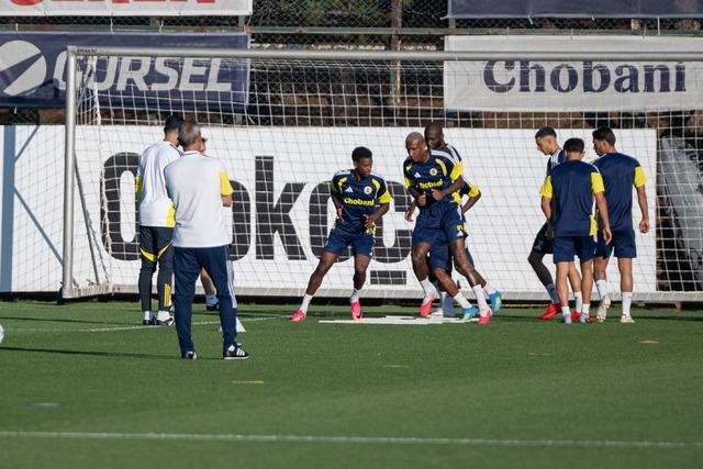 Fenerbahçe, Olimpik Lyon maçı için hazırlıklarını tamamladı