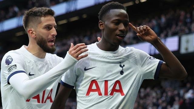 Galatasaray ısrarla istiyordu! Tottenham’dan transfer yanıtı geldi