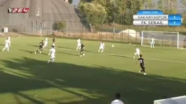 Sakaryaspor ile Sebail FK hazırlık maçında saha karıştı