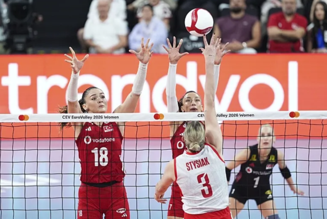 Filenin Sultanları ilk mağlubiyetini aldı! Polonya’ya 3-2 mağlup oldu: Grubu 2. tamamladık