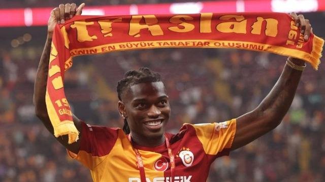 Galatasaray’ın yeni yıldızı Rafael Leao için maç sonu olay iddia! Ortalık karışacak
