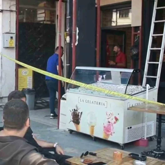 Elektrik akımına kapılan usta merdivenden düşerek hayatını kaybetti