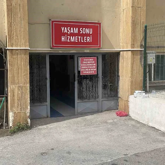Sivas’ta kene yapışan adam vefat etti