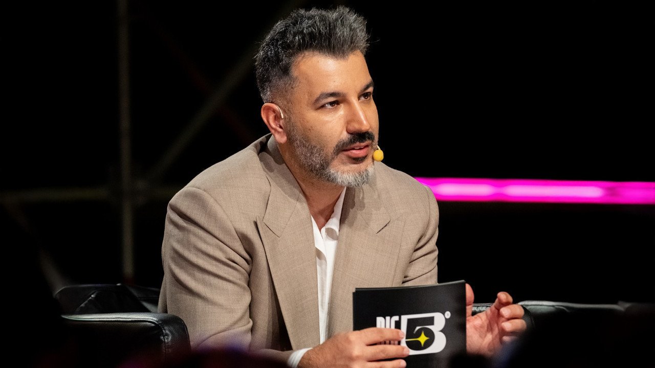 Manifest grubunun yapımcısı Tolga Akış hakkında tutuklama talebi
