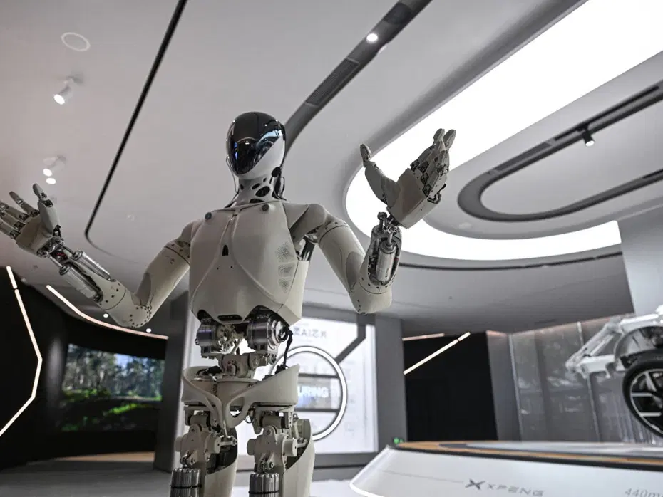 Çin insansı robotları iş gücüne dahil edecek