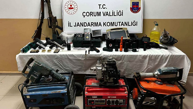 Kaçak kazı yapanlar suçüstü yakalandı: 5 tutuklama