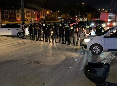 Bursa’da düğünde iki grup arasında bıçaklı müzik kavgası: 3 yaralı