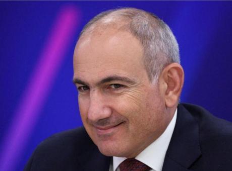 Ermenistan’da Paşinyan hükümeti istifa etti, aynı gün yeniden görevlendirildi!