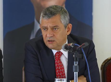 Özel, İzmir söylentilerine yanıt verdi: Bu bir travma olur