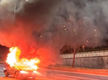 Eskişehir-Ankara karayolunda LPG tankı patlayan otomobil alev topuna döndü
