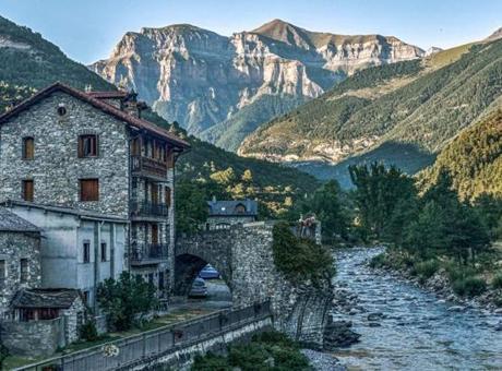 Rezervasyonlar yıllar öncesinden doldu! 12 Ağustos’ta herkes bu köye akın edecek