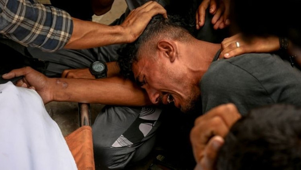 Gazze’de 3 yıl sonra acı veda… Enkazdan çıkarılan 112 Filistinli son yolculuğuna uğurlandı