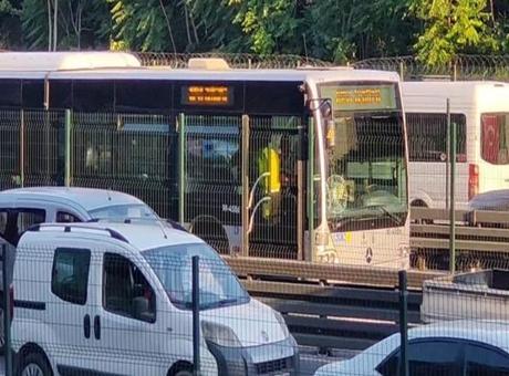Bahçelievler’de metrobüsün altında kalan kadın ağır yaralandı