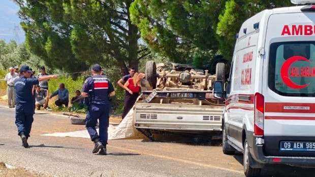 Aydın’da kamyonet devrildi, 3 kişi öldü