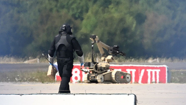Almanya’daki havalimanında patlayıcılı dron alarmı