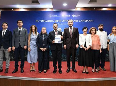 Sanayi ve Teknoloji Bakanı Kacır, ‘Kutuplarda Sıfır Atık’ kitabının tanıtımında konuştu