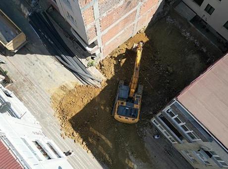 Sultangazi’de temel kazısında korkutan olay! 4 bina tahliye edildi